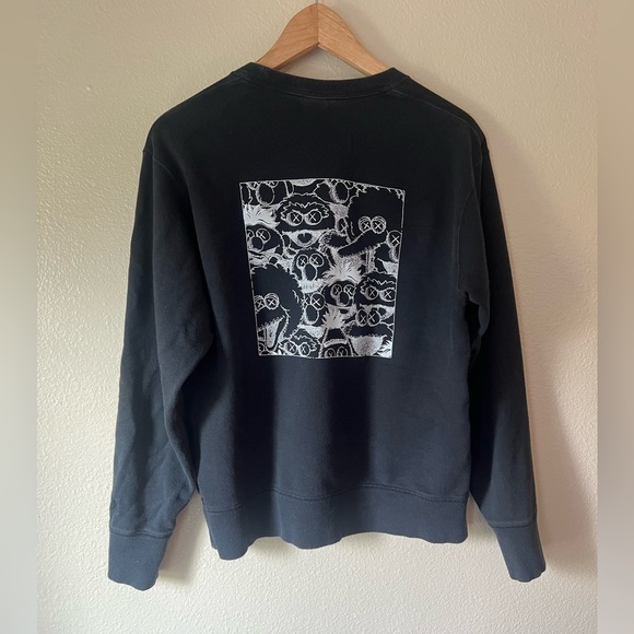 KAWS X UNIQLO Sesame Street Crew Neck Sweatshirt - Picture 2 of 5